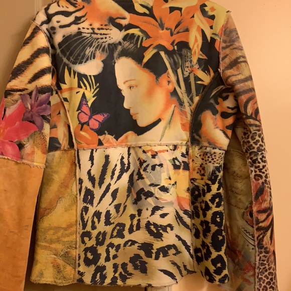 Women’s. Faux shearling jacket.   Unique - Picture 5 of 5